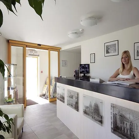 Hotel Bura Riga